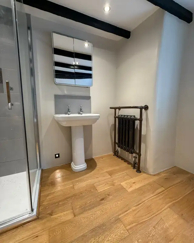 kingsbridge_towel_radiator_install