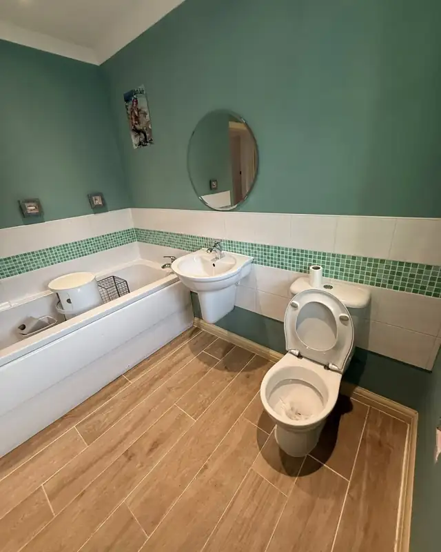 entis-4-5-green-bathroom-plymouth-before-2