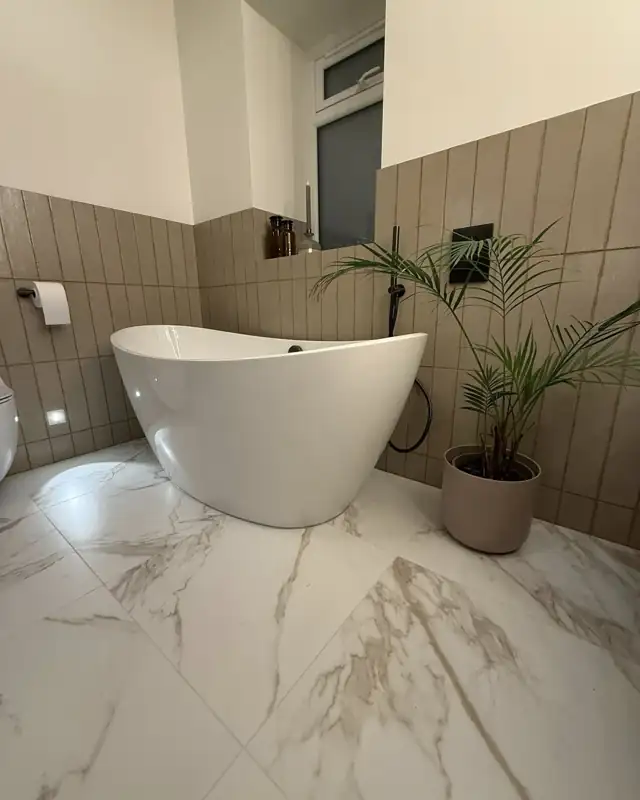 entis-4-5-standalone-bath-plymouth