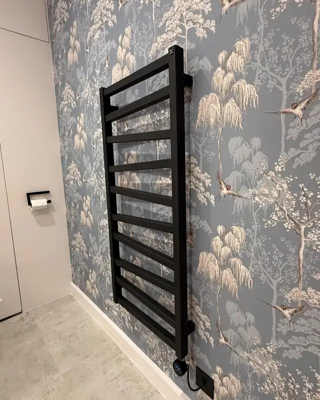 plymouth_black_radiator_outlet